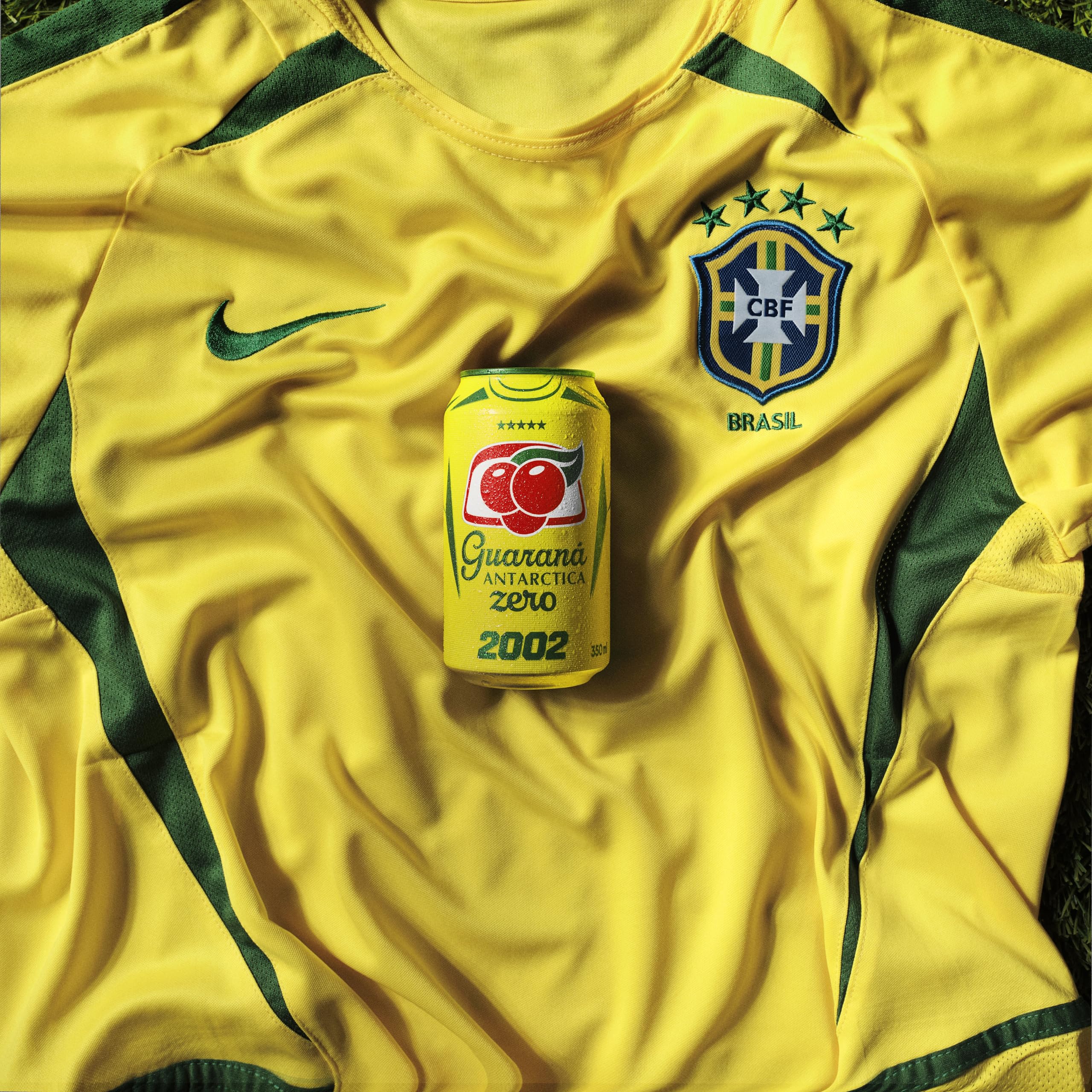 Guaraná ANTARCTICA comparación de porción mostrando 11.83 fl oz útil para raciones