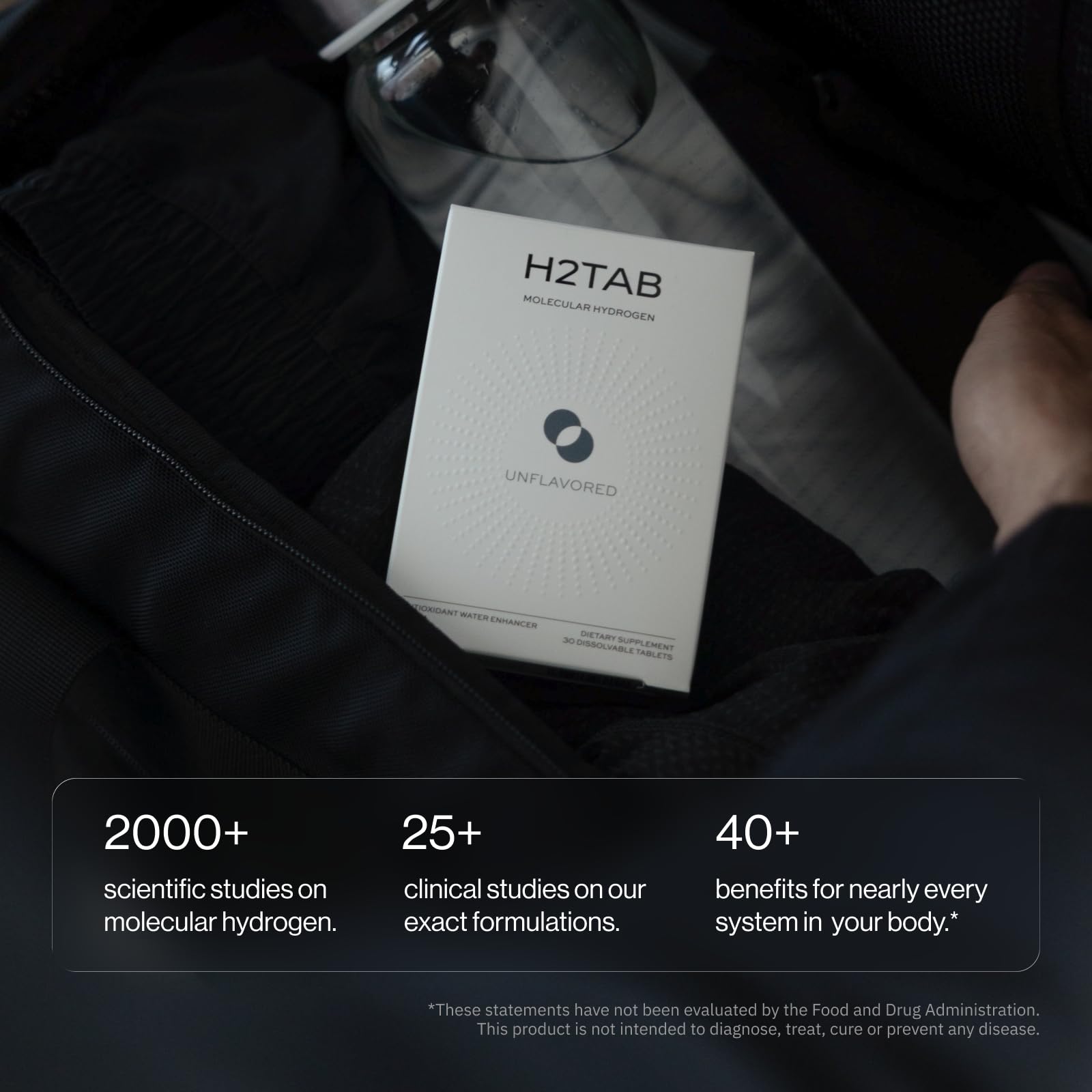 H2TAB en cocina junto a vaso, integración al estilo de vida diario