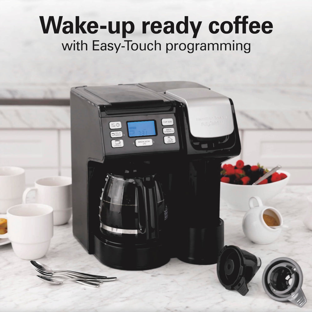 Hamilton Beach FlexBrew preparando una taza en 90 segundos para desayunos rápidos