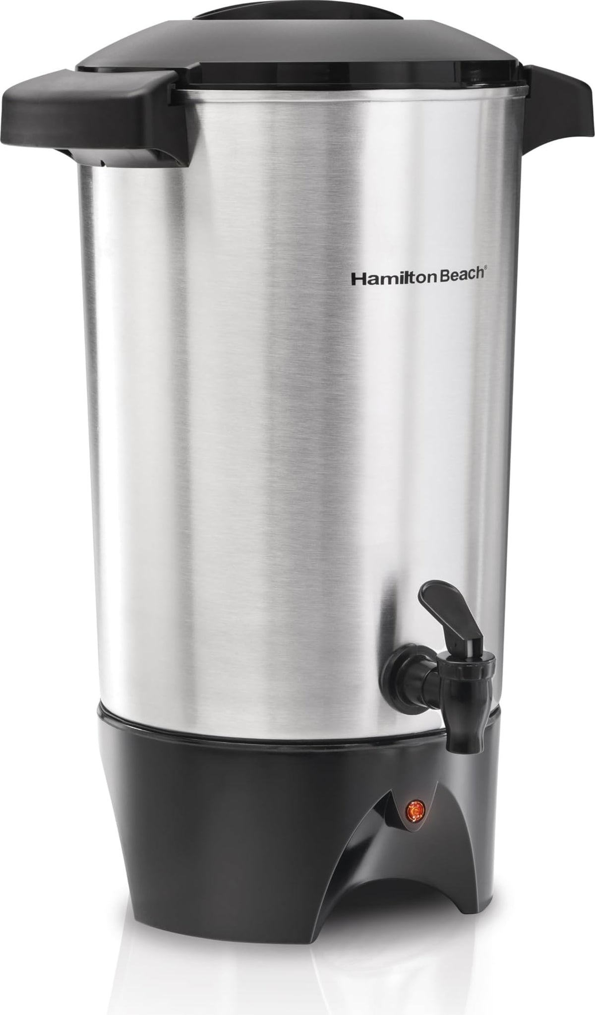 Hamilton Beach urno frontal mostrando acabado aluminio brillante y capacidad