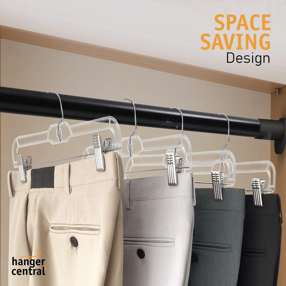Hanger Central detalle del clip ajustable sujetando tela sin dejar marcas