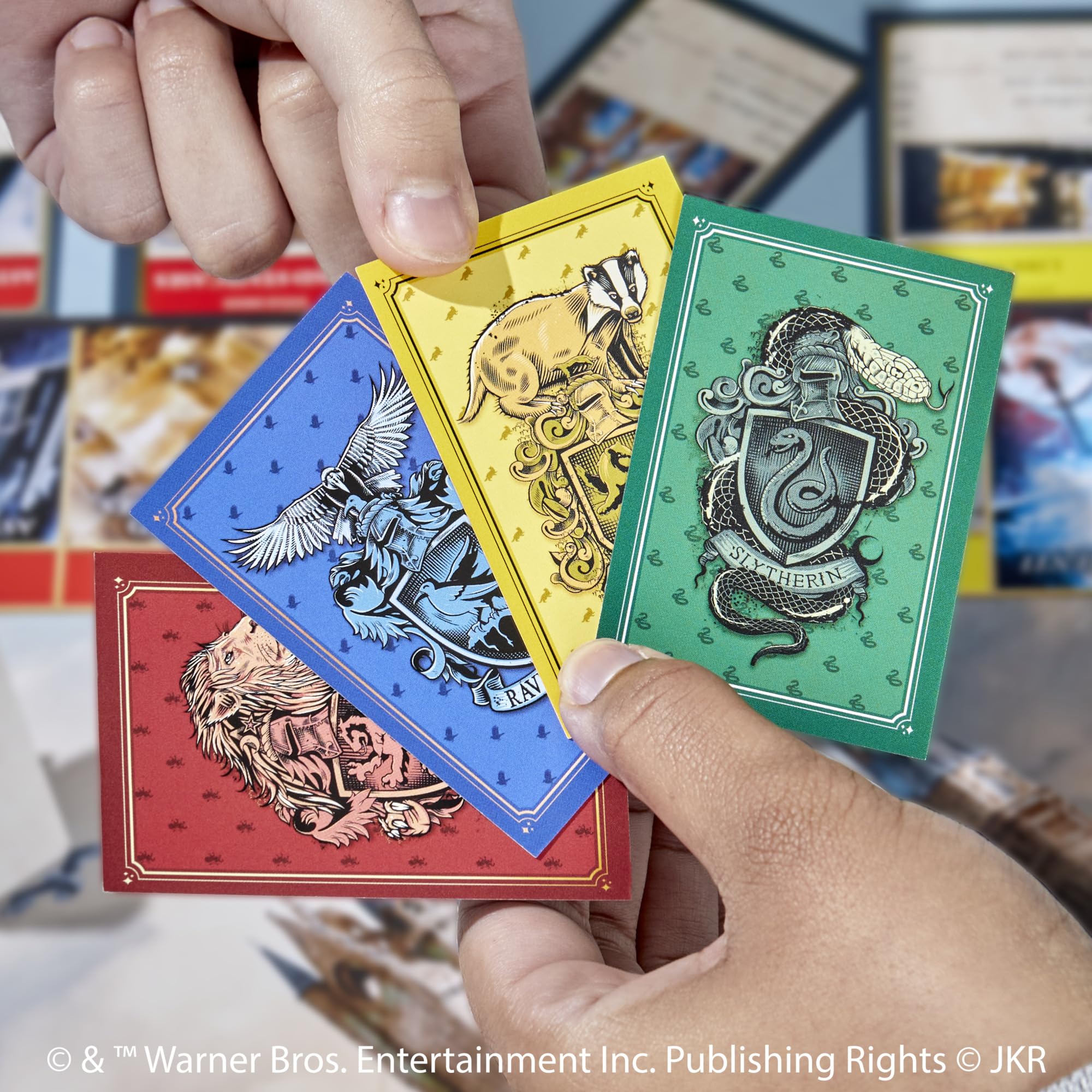 Hasbro Gaming caja abierta con todos los componentes listos para jugar y organizar partidas