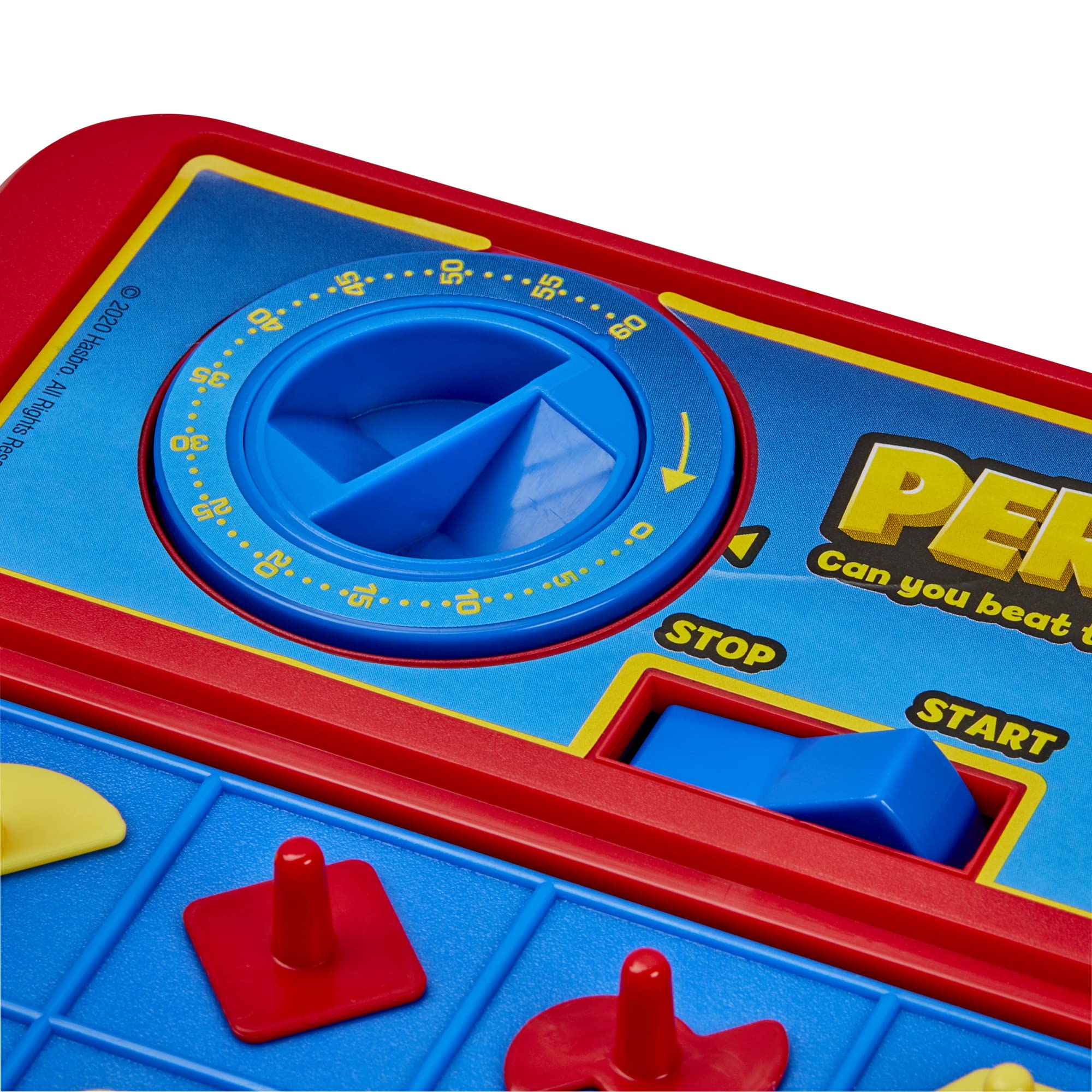 Hasbro Gaming dos niños jugando modo duel fomentando rapidez y coordinación