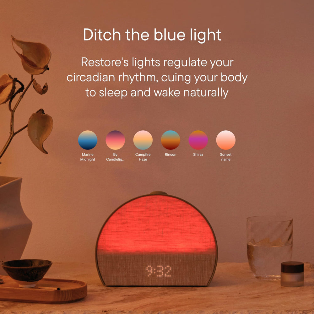 Hatch Baby Restore 3 pantalla atenuada durante la noche, ambiente oscuro controlado