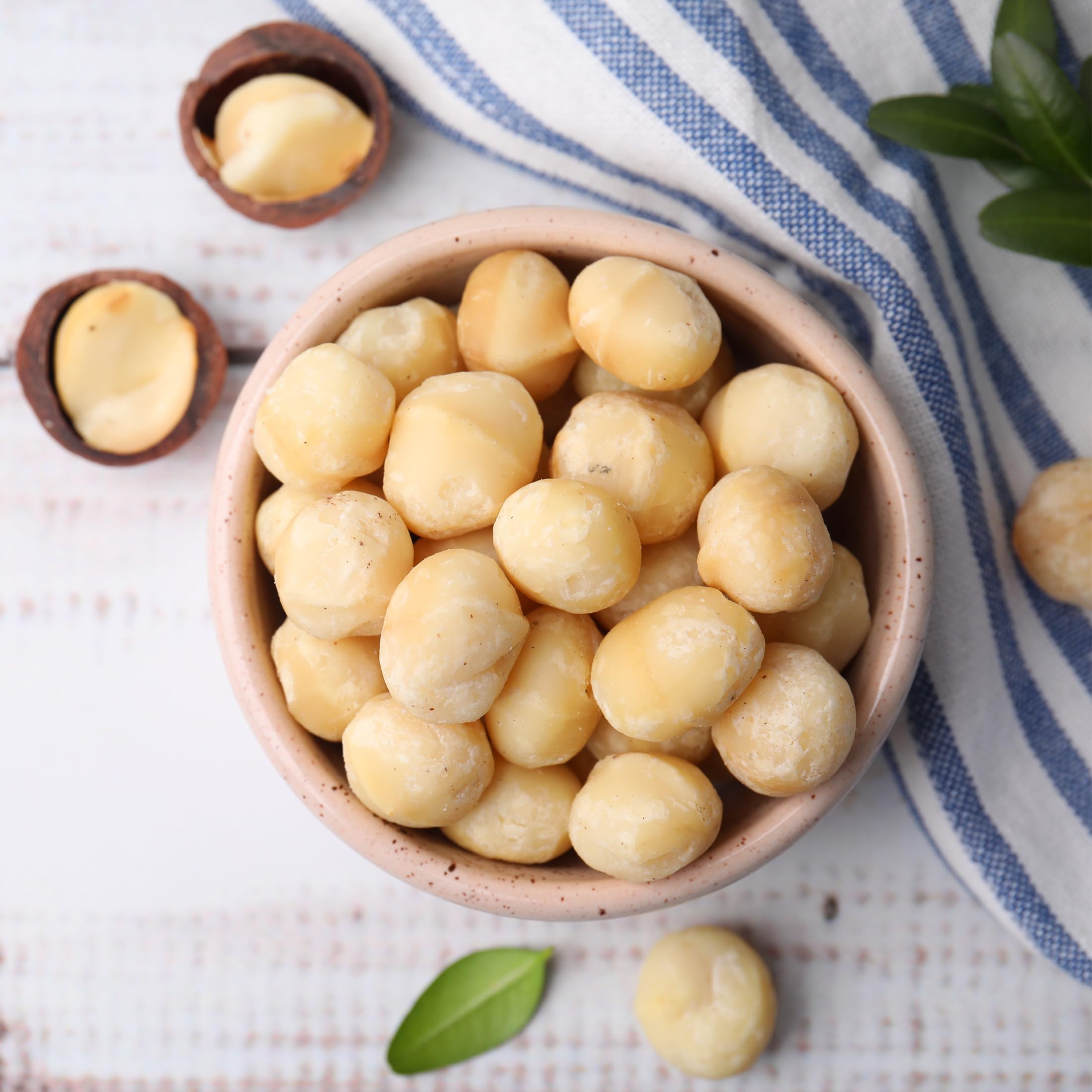 Hawaiian Macadamia Nut Company bolsa resellable abierta facilita conservación