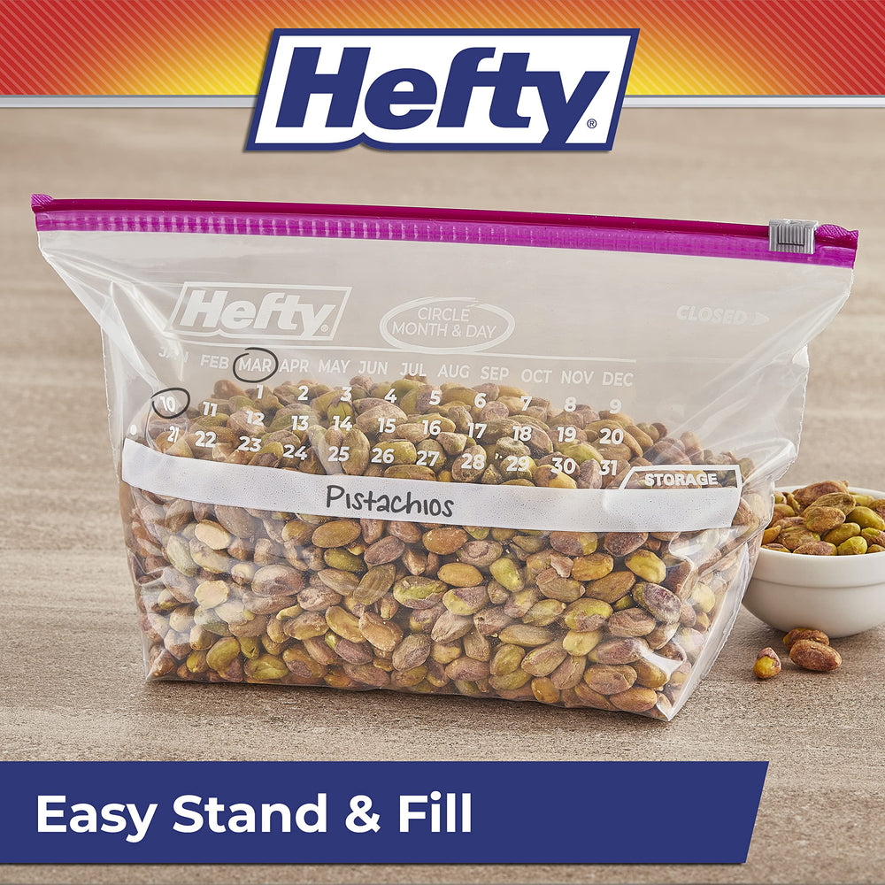 Hefty producto en despensa organizada para almacenamiento eficiente