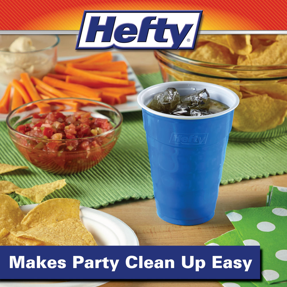 Vasos Hefty apilados mostrando capacidad de 18 oz y escala práctica