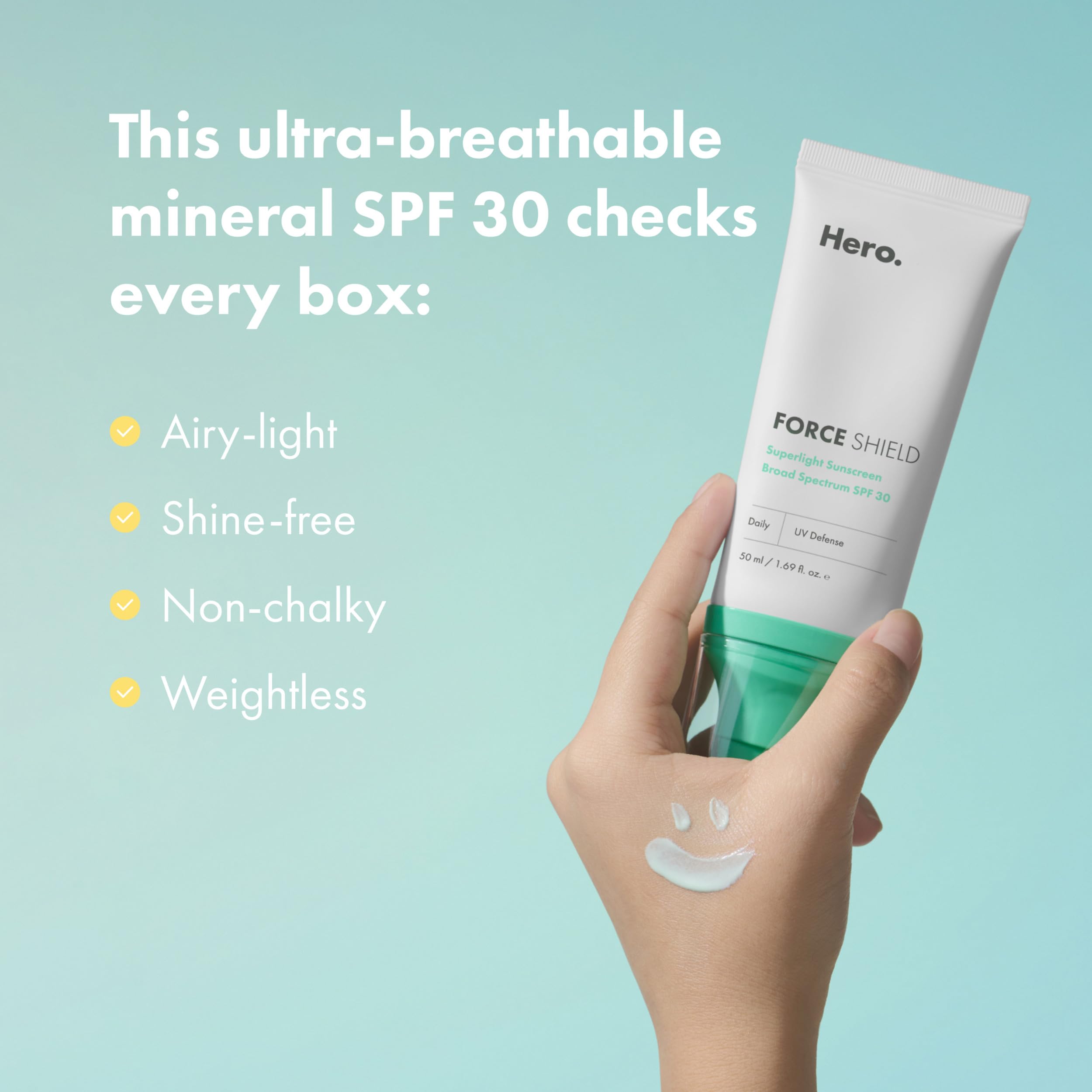 HERO COSMETICS aplicación en mano demostrando cobertura natural