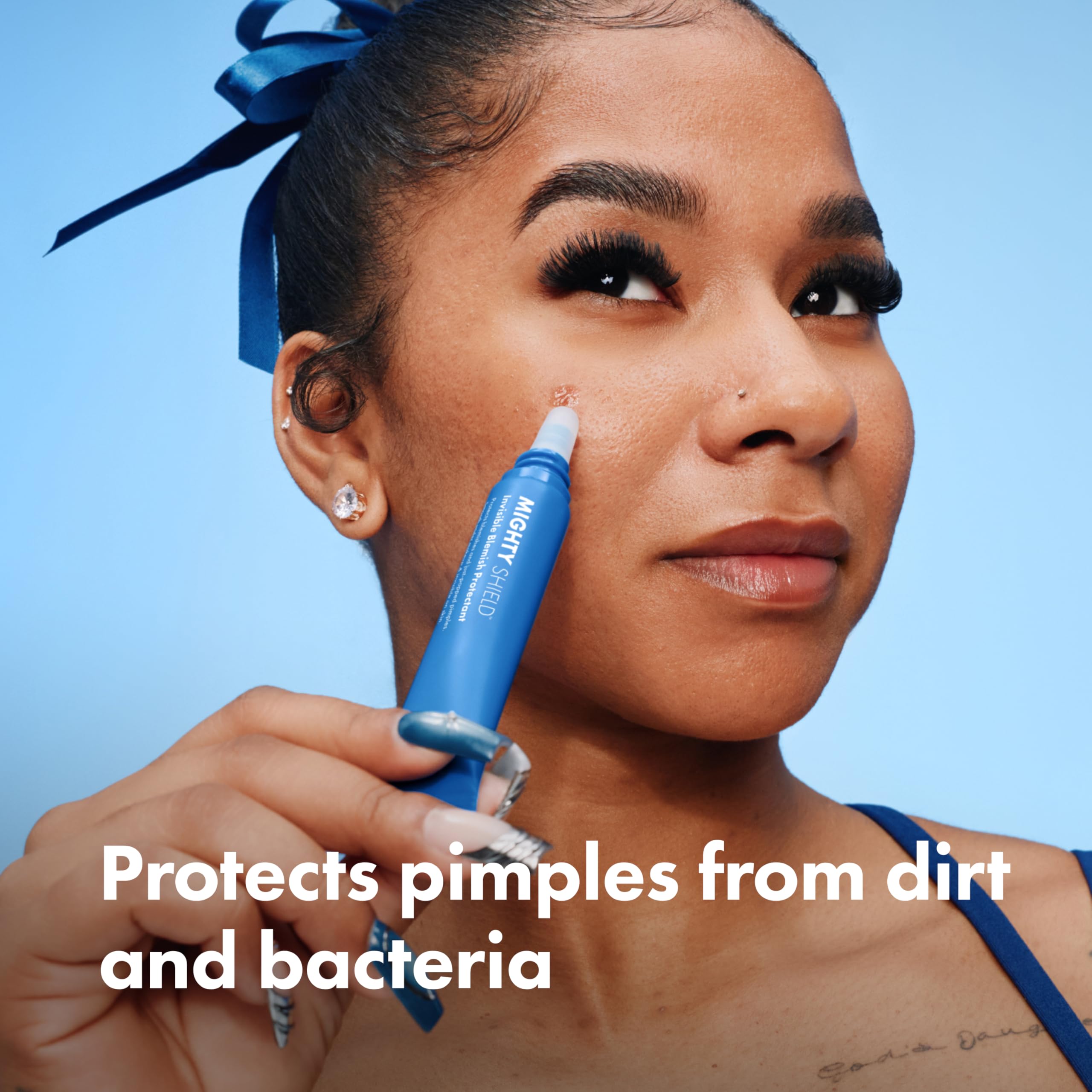 HERO COSMETICS primer plano de la textura transparente que seca rápido