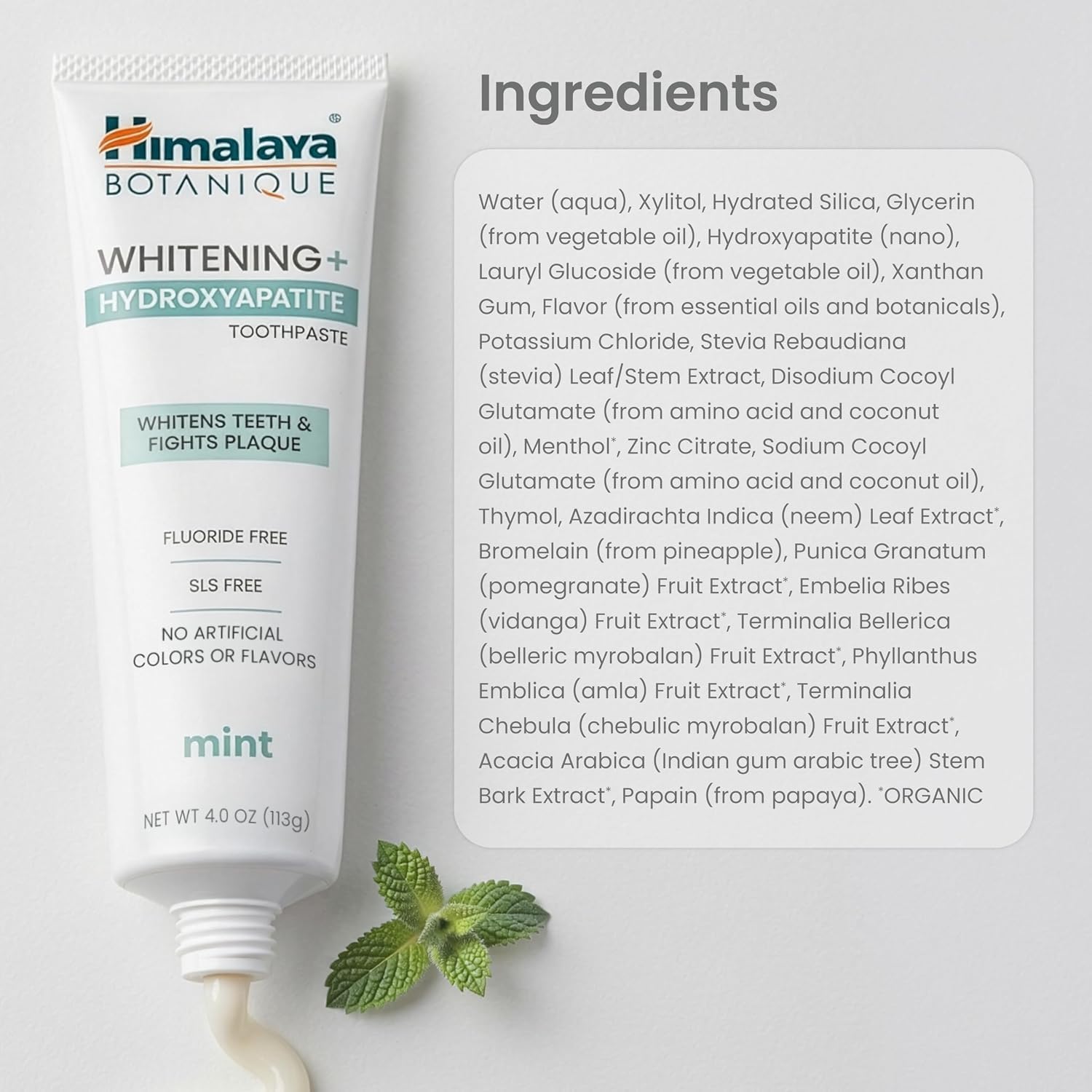 Himalaya tubo junto a hojas de neem enfatizando soporte a la higiene bucal
