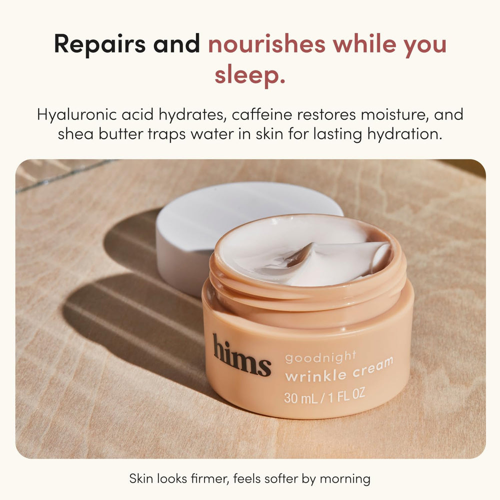 HIMS & HERS crema aplicada por la noche en modelo masculino para piel descansada