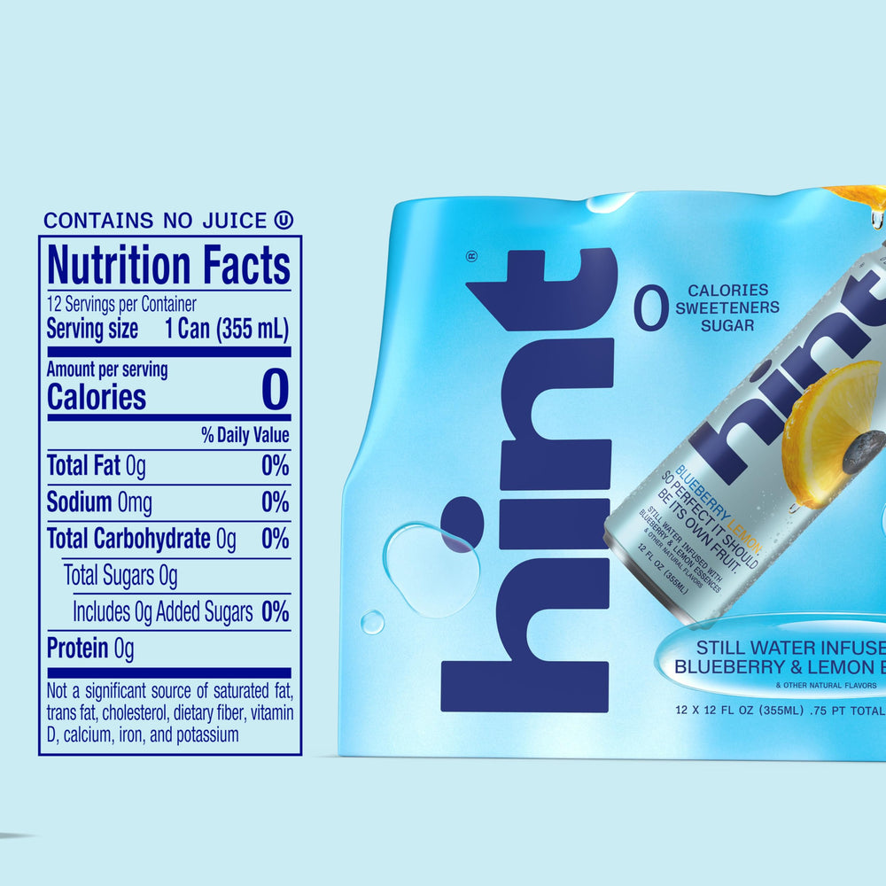 Varias latas Hint blueberry lemon en hielera fría listas para servir