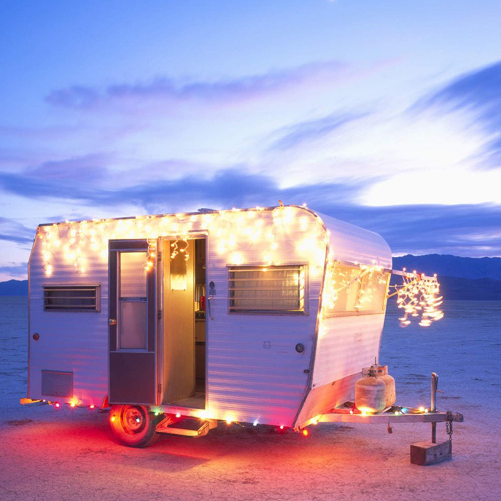 HISHINY luces usadas en boda exterior realzando mesas y plantas con luz cálida