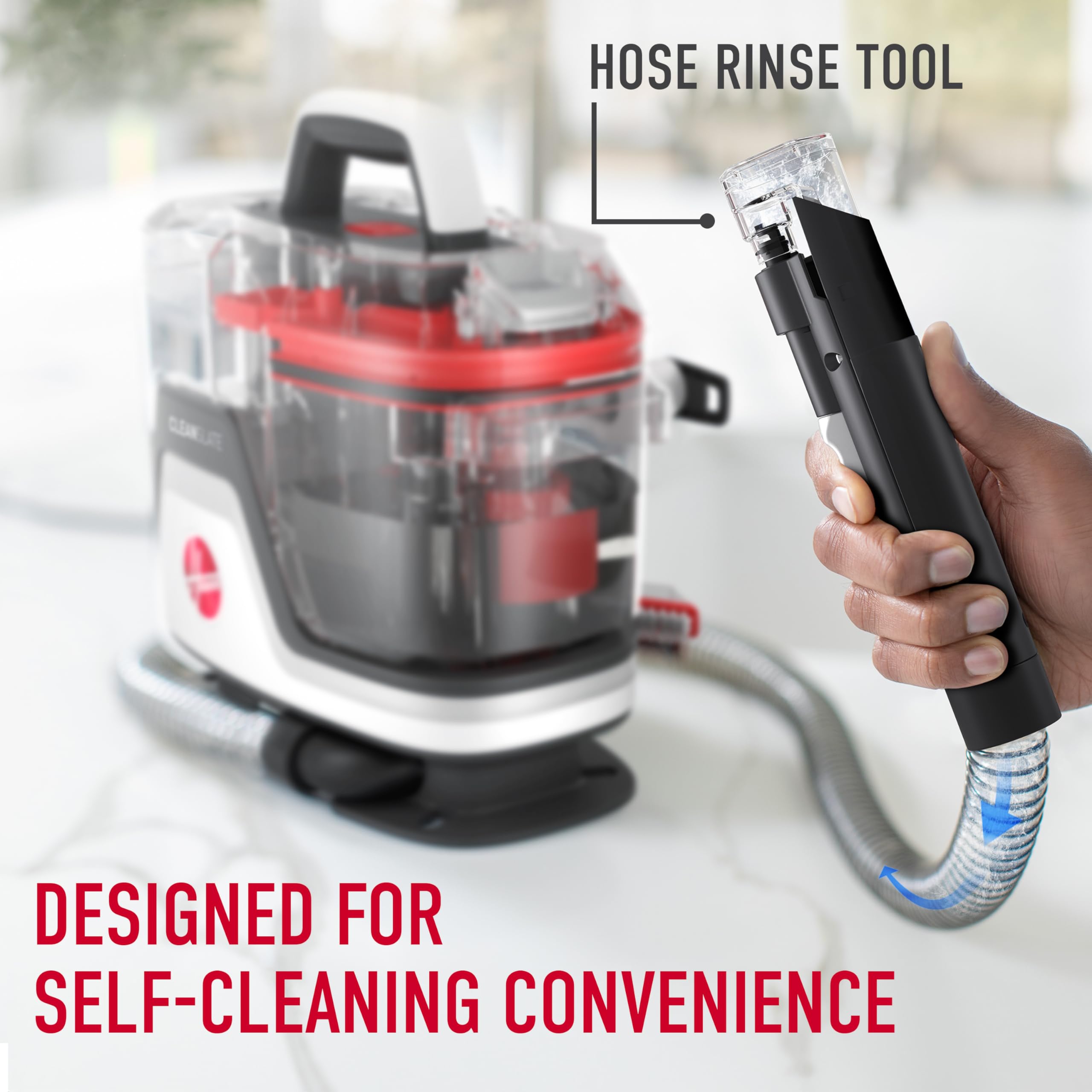 Hoover CleanSlate Plus en uso sobre tapicería eliminando una mancha reciente