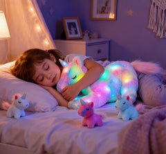 Hopearl cuerno y pezuñas brillantes, detalle que realza el peluche