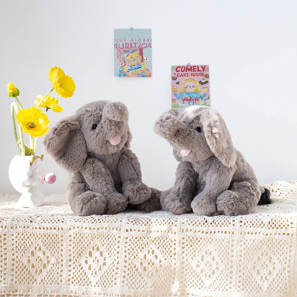 Hopearl elefante en cama infantil creando ambiente acogedor y seguro