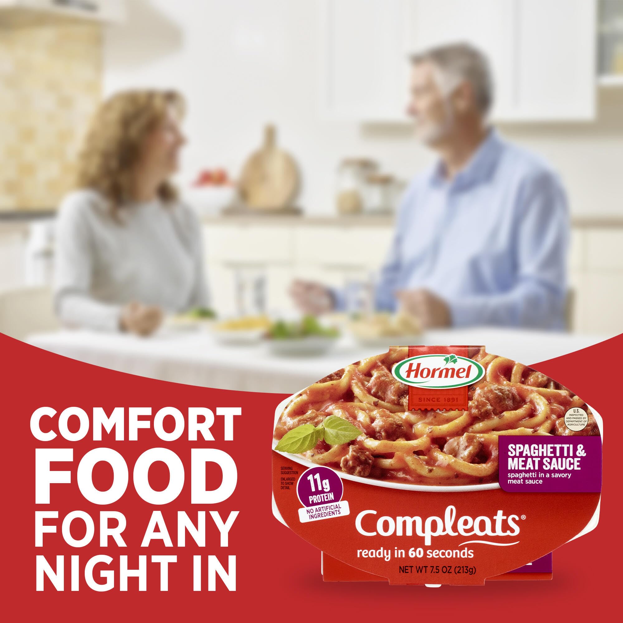 Hormel Compleats envases apilados en despensa para almacenamiento estable