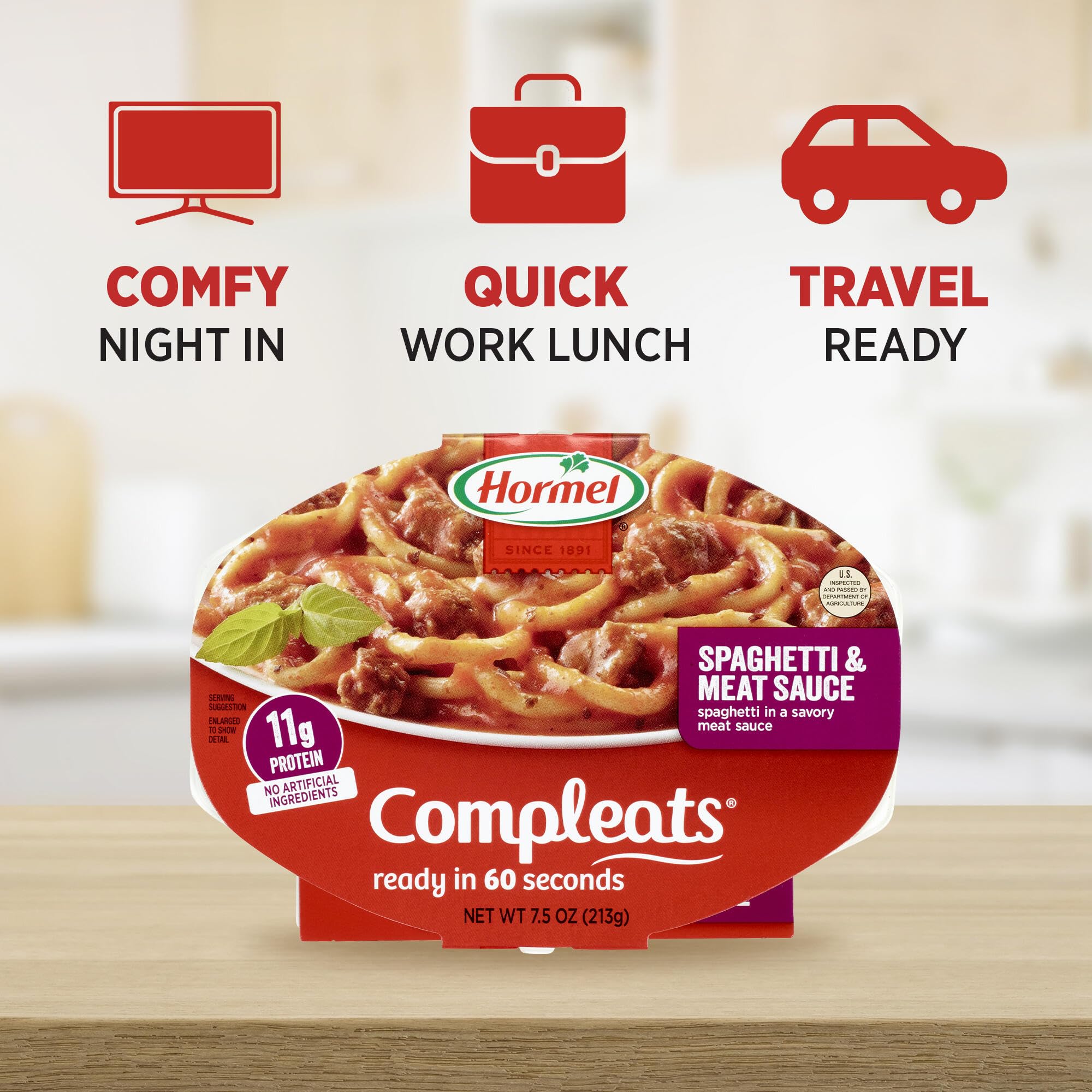 Hormel Compleats bandeja en mano para comparar tamaño y porción individual