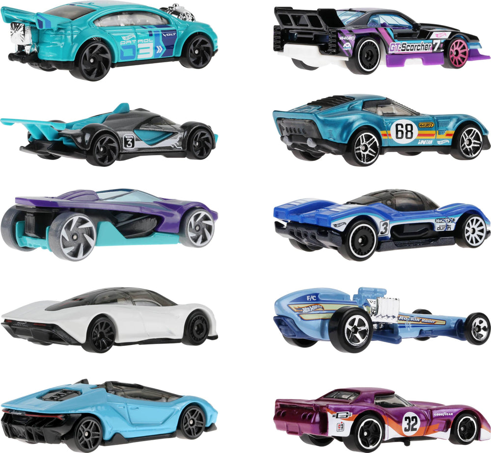 Hot Wheels comparación de tamaño junto a una moneda para escala clara