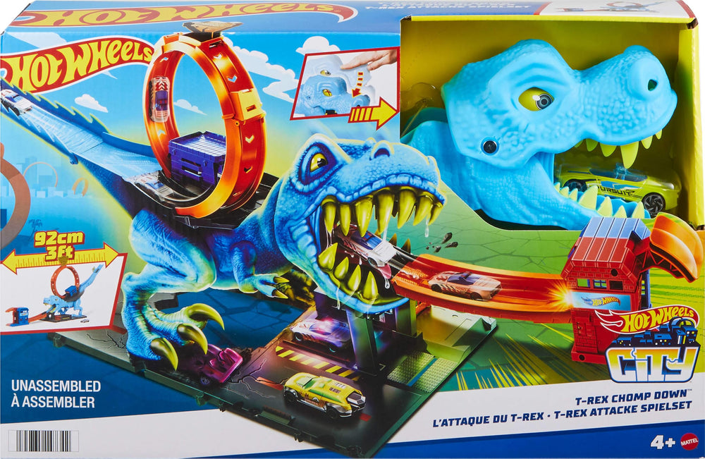 Hot Wheels niños jugando el set T-Rex en escena familiar divertida