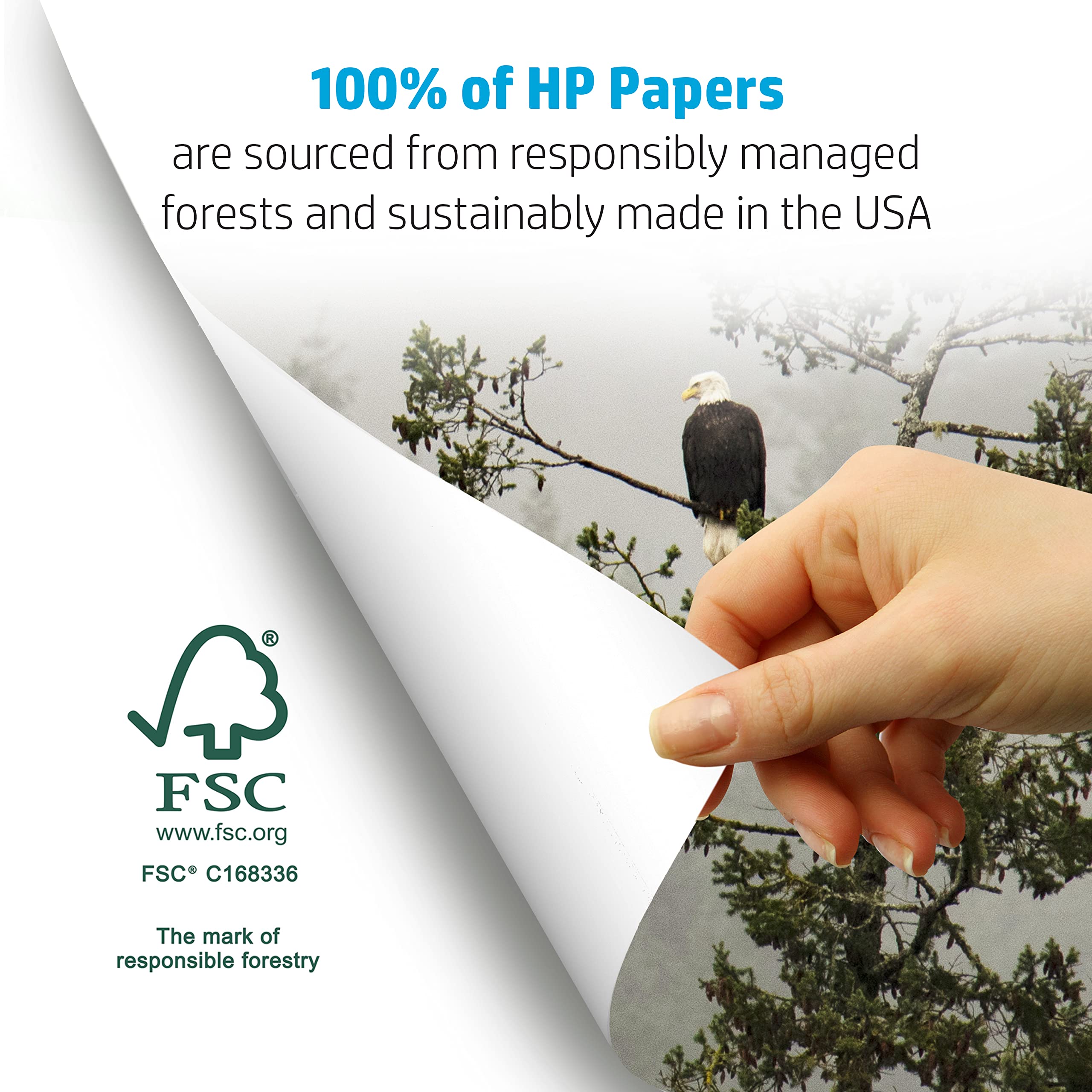 HP Papers en ambiente de oficina con documentos impresos listos para entrega