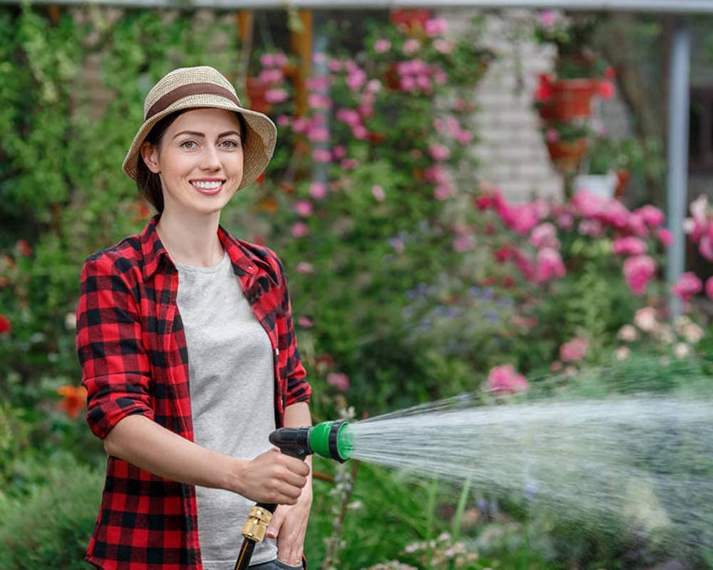 HQMPC lifestyle garden setup with connectors for efficient watering