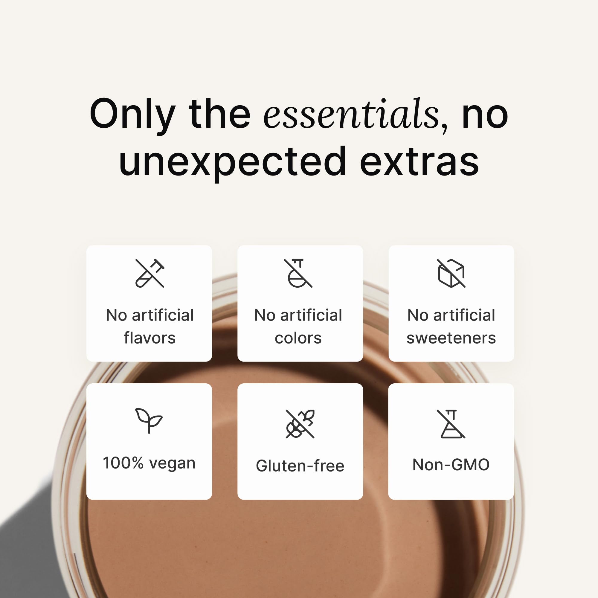 Huel vertiéndose en vaso mostrando consistencia y facilidad de consumo
