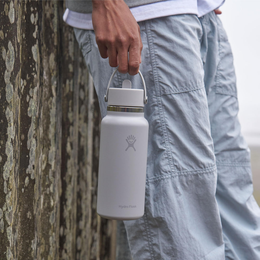 Hydro Flask en mochila urbana, hidratación confiable todo el día