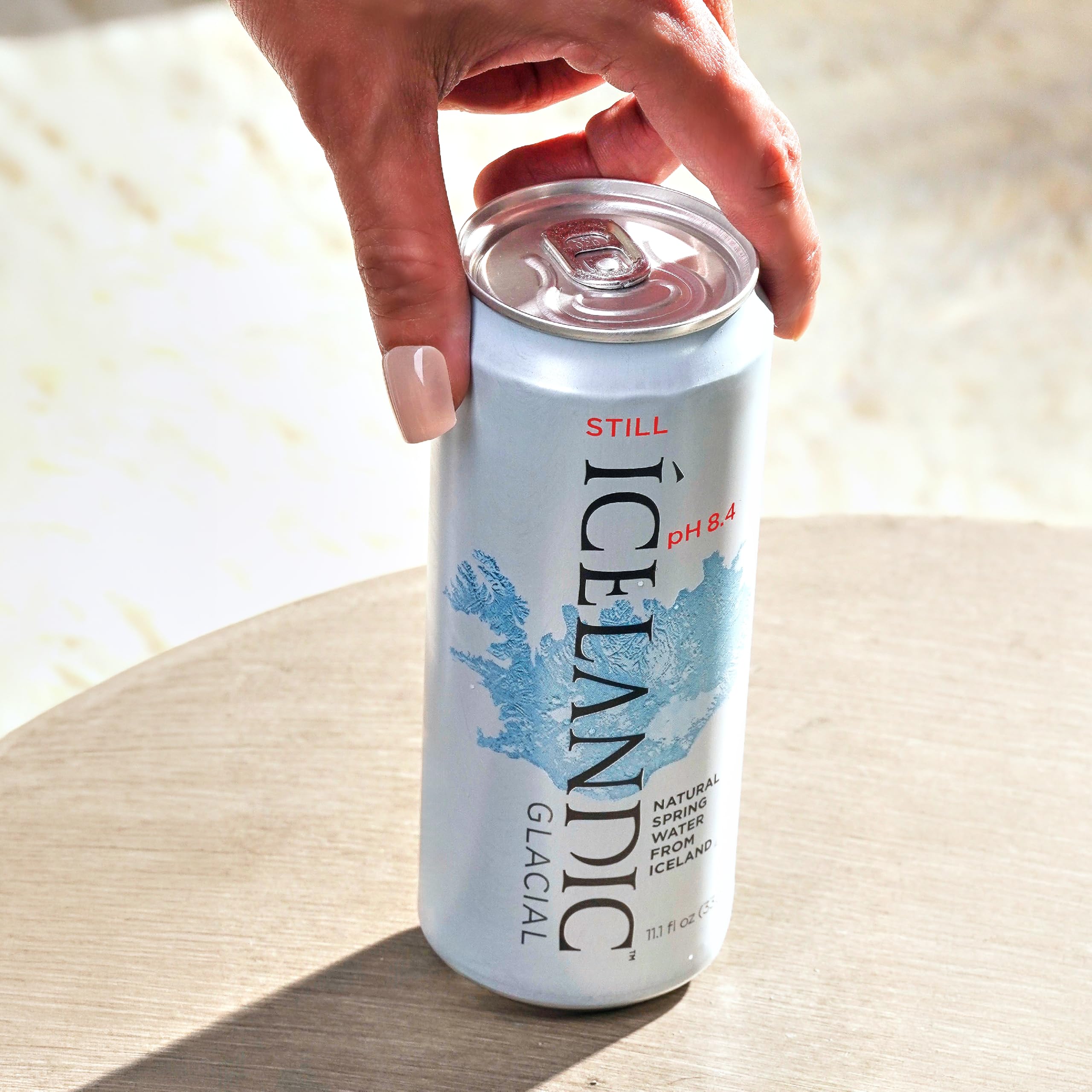 Icelandic Glacial manantial Ölfus en Islandia, fuente natural protegida