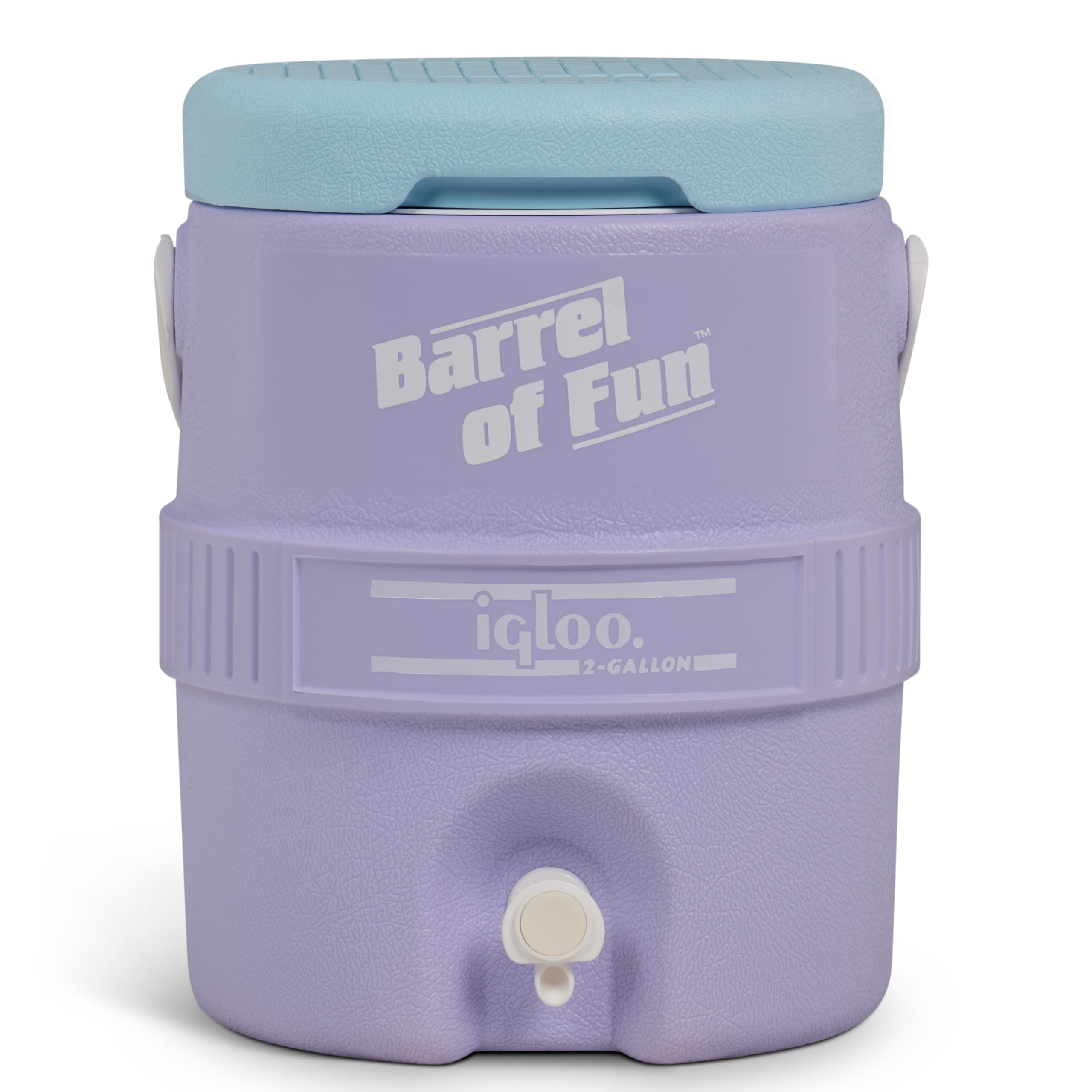 Igloo Lilac Breeze en una fiesta al aire libre sirviendo bebidas a invitados