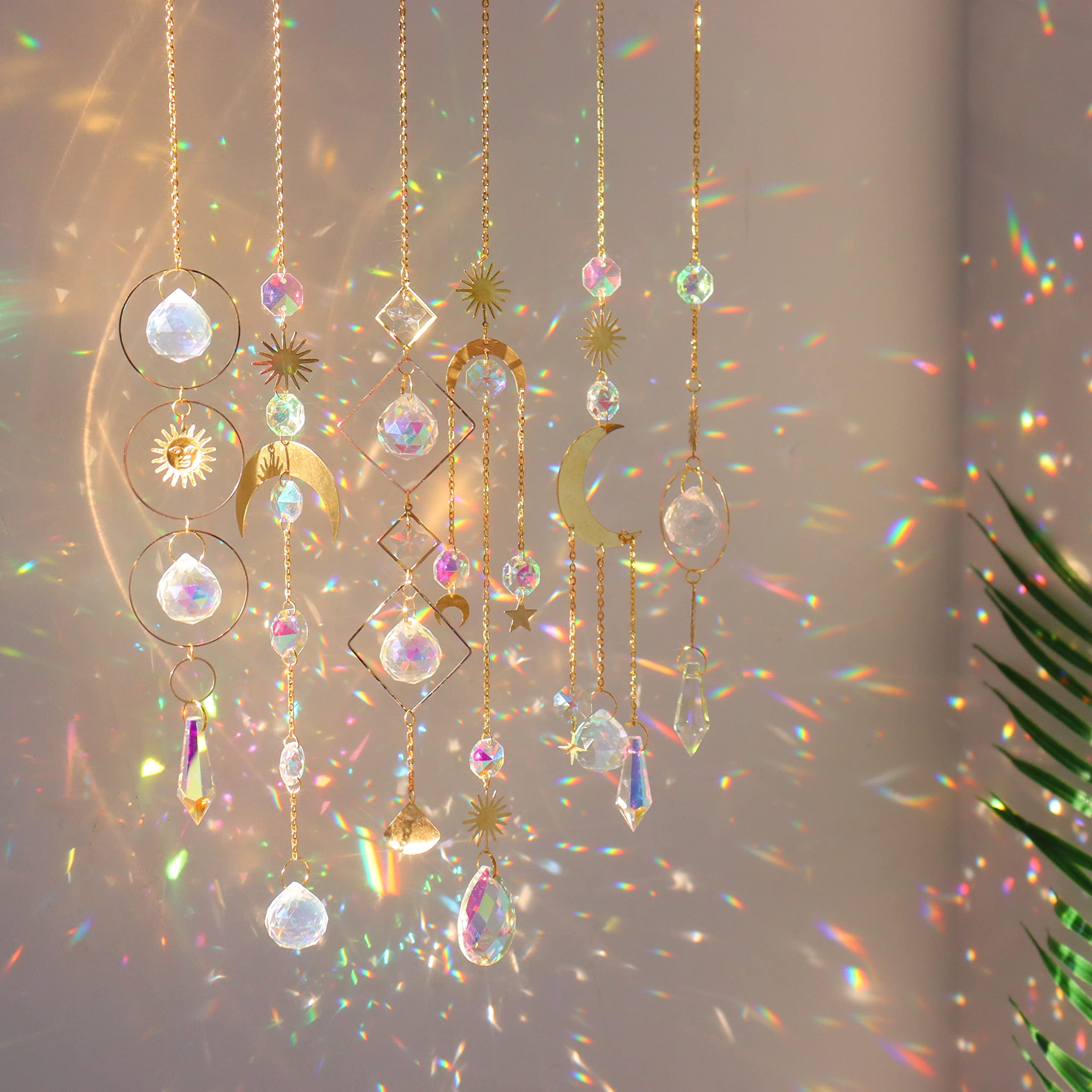 ilclviz ambiente de boda con colgantes creando atmósfera romántica y destellos de color