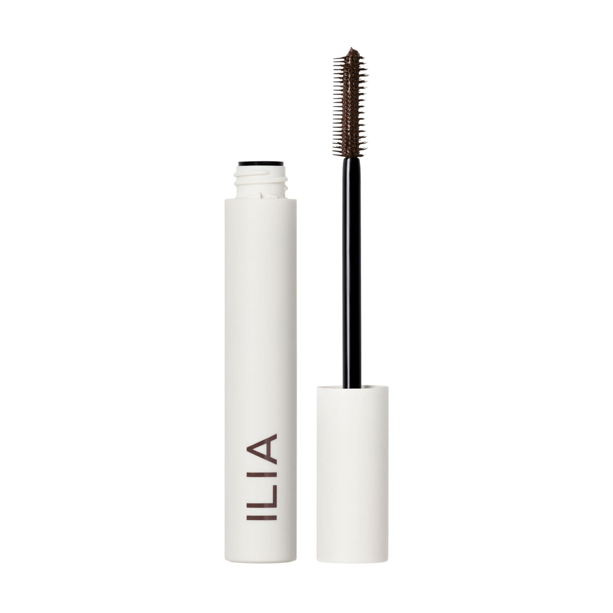 ILIA empaque frontal del Limitless Lash mostrando tono Before Dawn y beneficio de definición