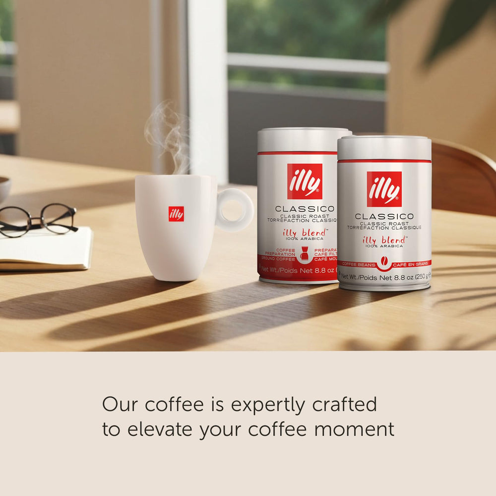 Taza servida con illy Intenso, muestra cuerpo y aspecto apetecible
