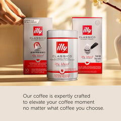 illy cápsula insertada en máquina Keurig lista para preparar café