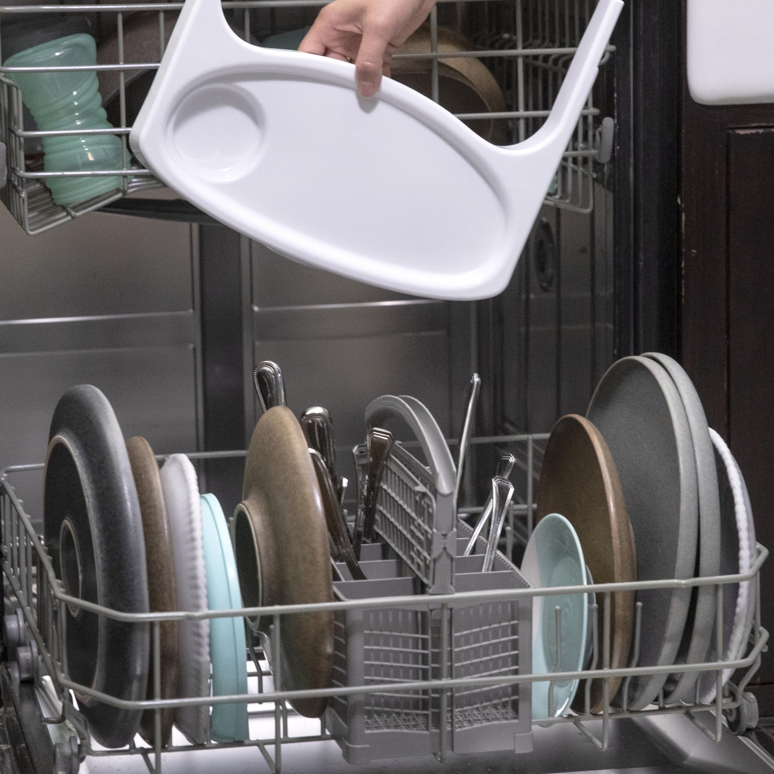 Ingenuity bandeja almacenada debajo optimiza espacio y transporte fácil