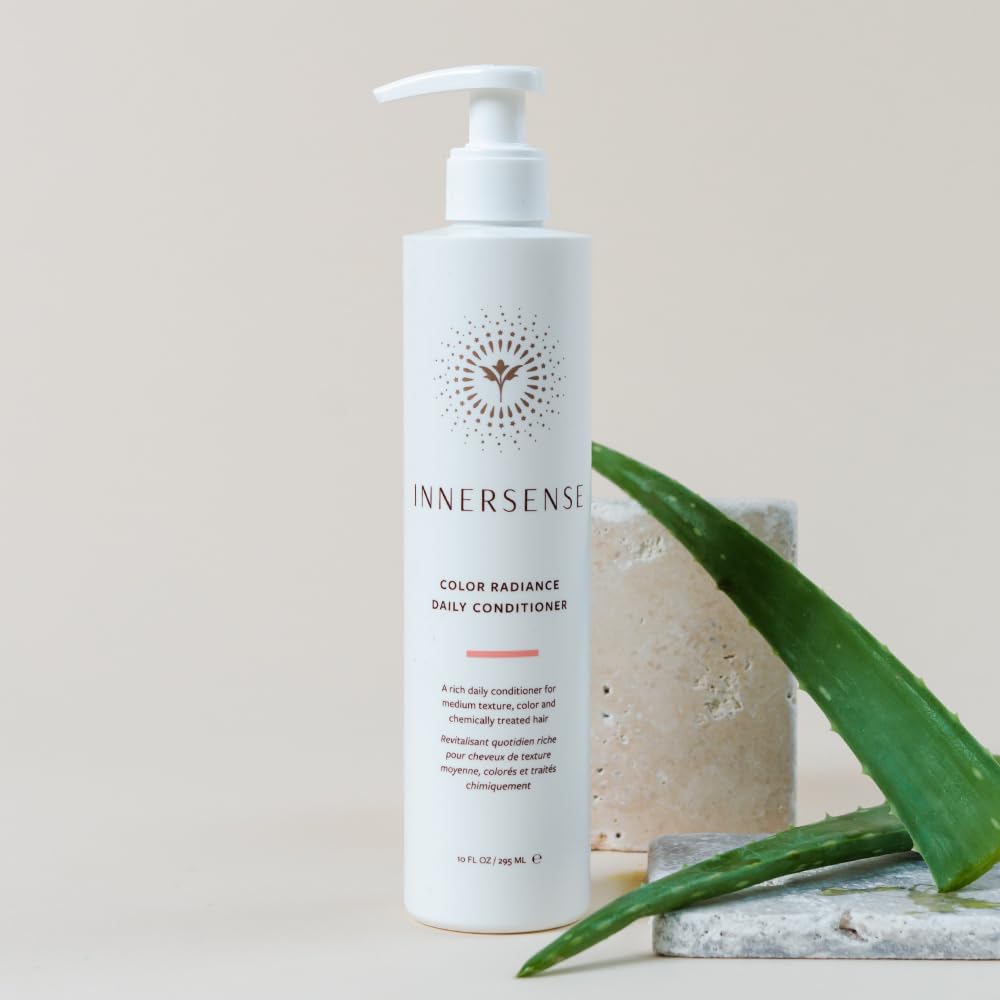 INNERSENSE ingredientes naturales dispuestos enfatizando origen sostenible