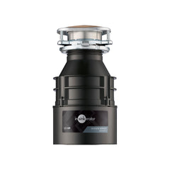 InSinkErator Badger 5 vista frontal mostrando diseño compacto y ahorro de espacio