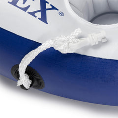 Detalle de los cinco portavasos del Intex Mega Chill ofreciendo organización para bebidas