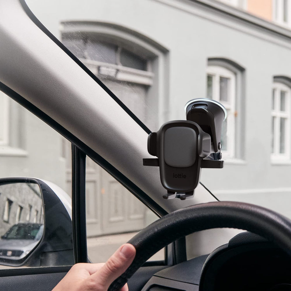 iOttie comparación de escala con smartphone para visualizar tamaño