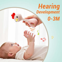 iPlay, iLearn maraca en manos de bebé promoviendo motricidad y coordinación