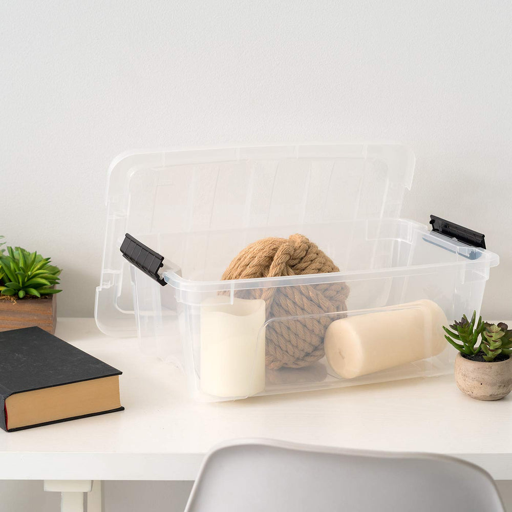 IRIS USA en uso en oficina organizando suministros y ahorrando tiempo