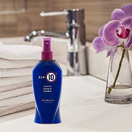 It's a 10 Haircare 10 fl oz junto a objetos para comparar tamaño práctico