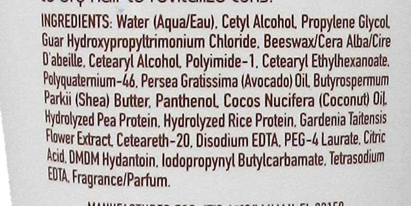 It's a 10 Haircare crema aplicada en rizos durante secado con difusor para definición y volumen