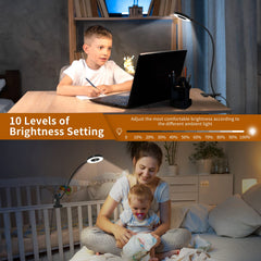 iZELL en uso leyendo en cama con luz dirigida y sin deslumbramiento