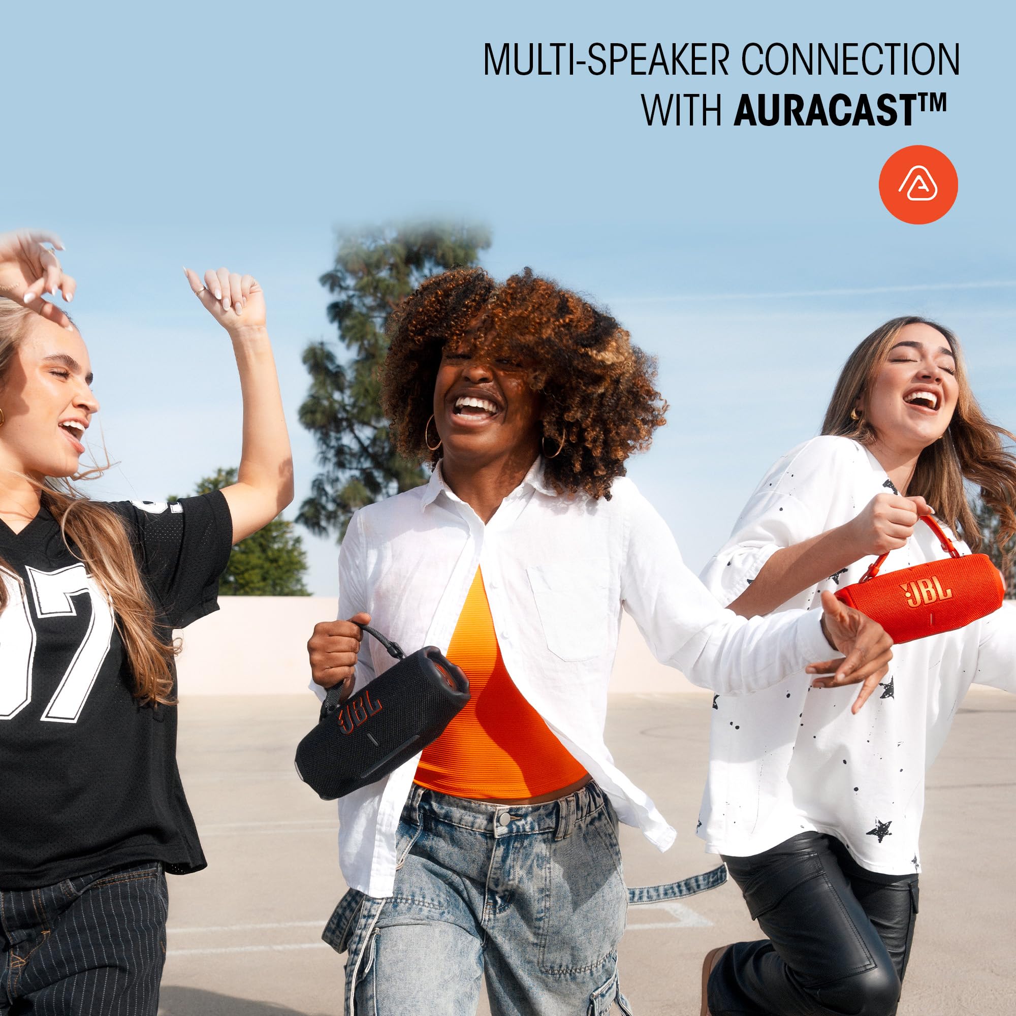 JBL Charge 6 primer plano del altavoz ilustrando calidad de drivers