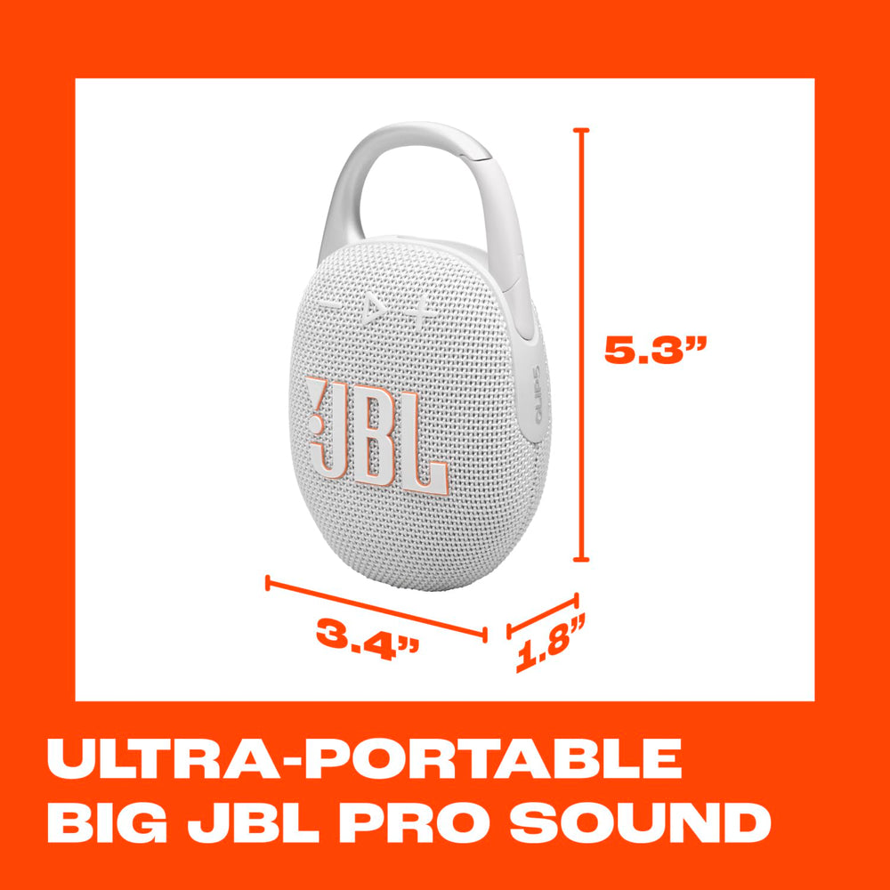 JBL Clip 5 en mano mostrando su tamaño ultracompacto y portabilidad