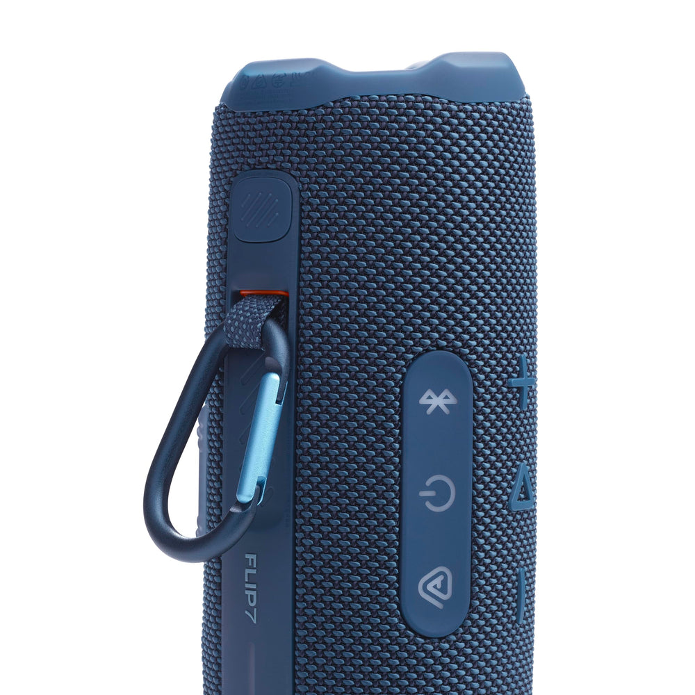 JBL Flip 7 caída simulada mostrando resistencia y durabilidad