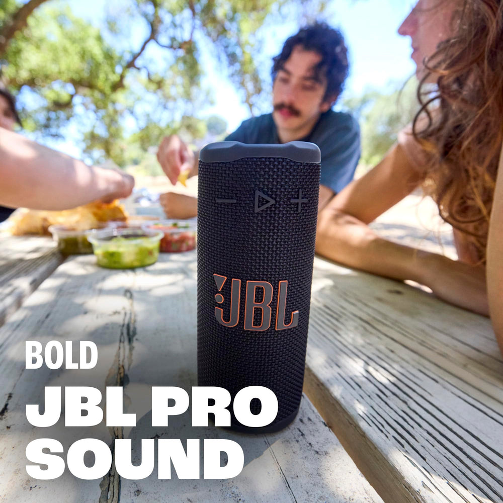 JBL Grip detalle de textura que ofrece agarre seguro y durabilidad