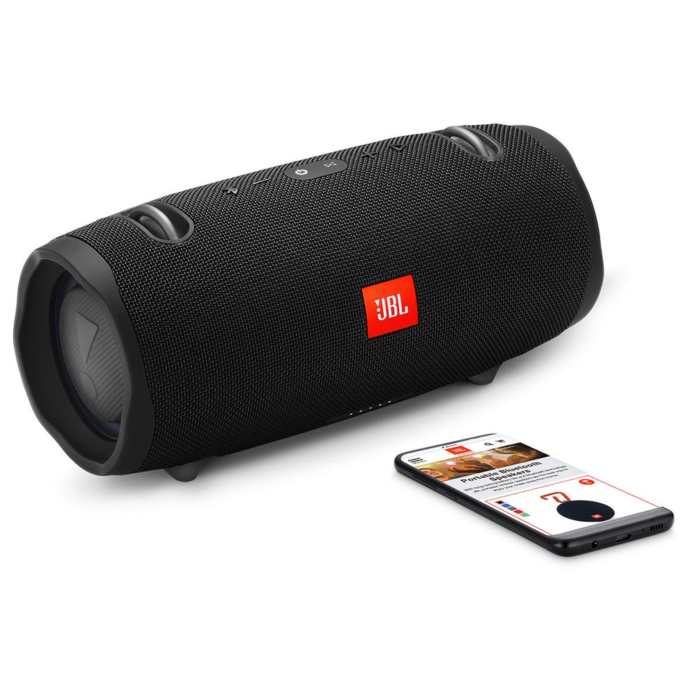 JBL Xtreme 2 junto a batería externa, autonomía prolongada