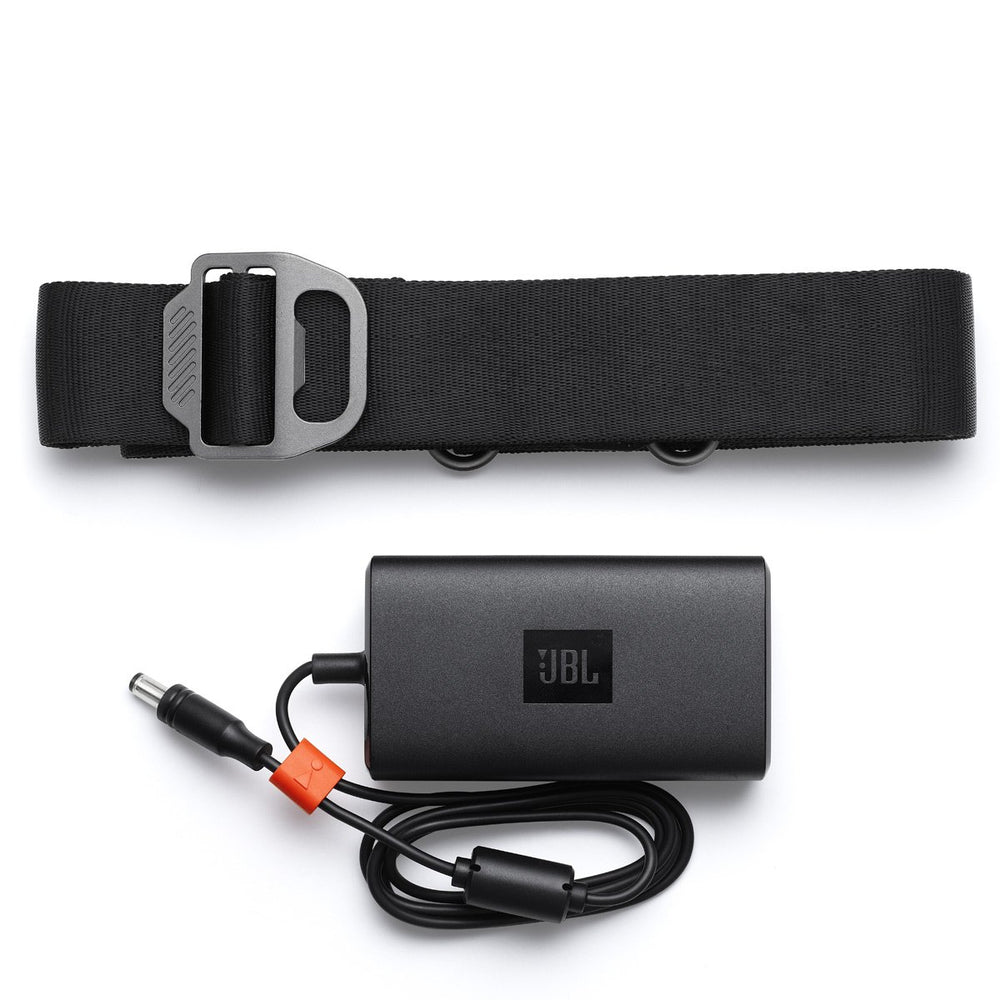 JBL Xtreme 2 junto a botella para escala, tamaño portátil